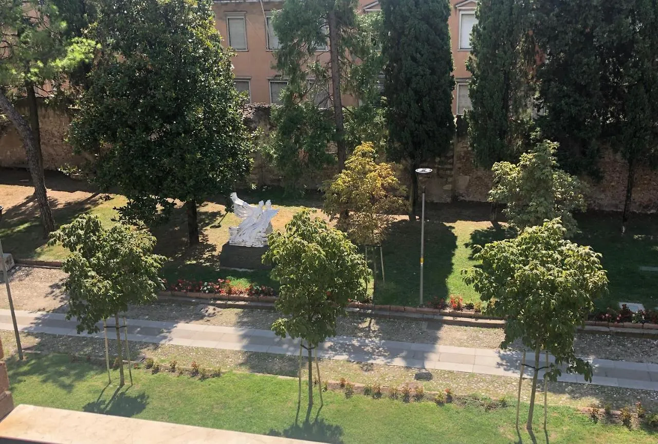 Ghibellines Apartments Verona